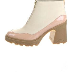 Perfect LN unique spring bootie Cream and Blush Chunky Heeled Ankle Boot